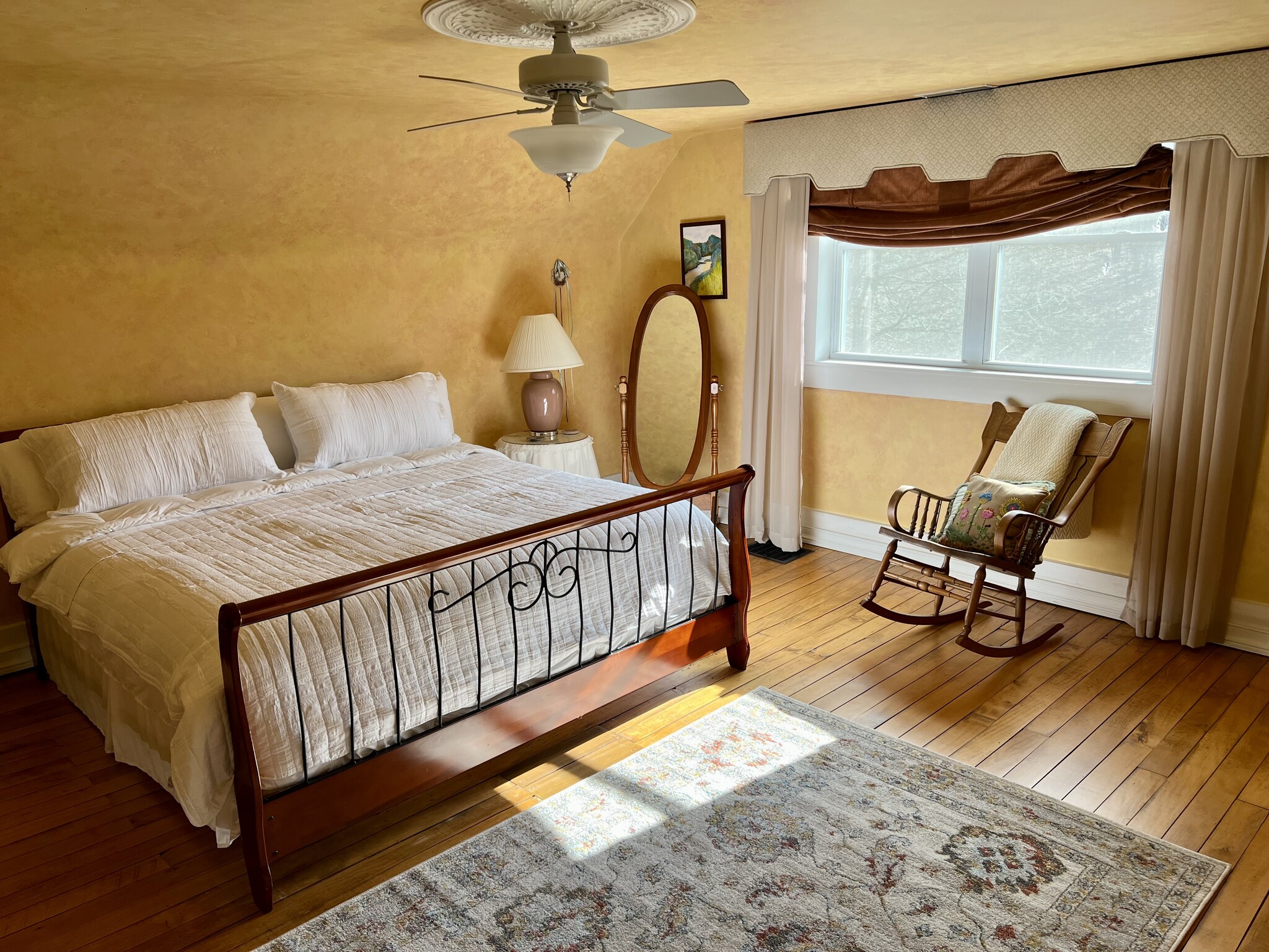 Bedroom 2 (upstairs) - 7502 Borden Rd