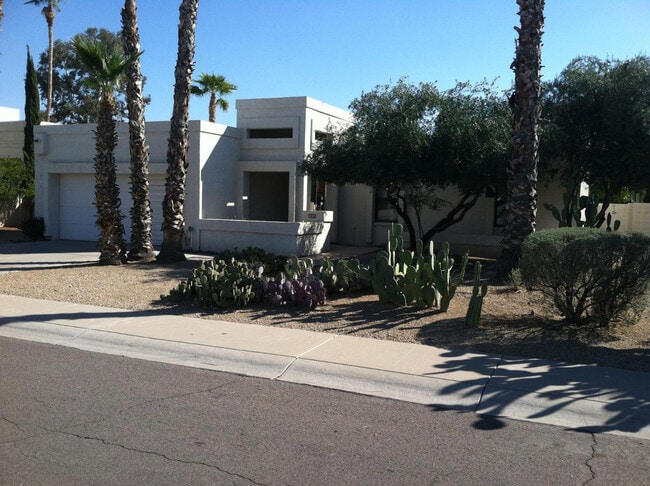 Building Photo - 6707 E Kelton Ln