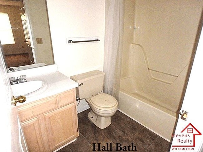 Building Photo - 430 Oriole Dr