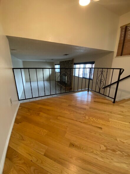 Building Photo - 4332 S Everett St