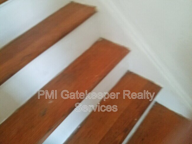 Building Photo - 9128 Orangewood Dr