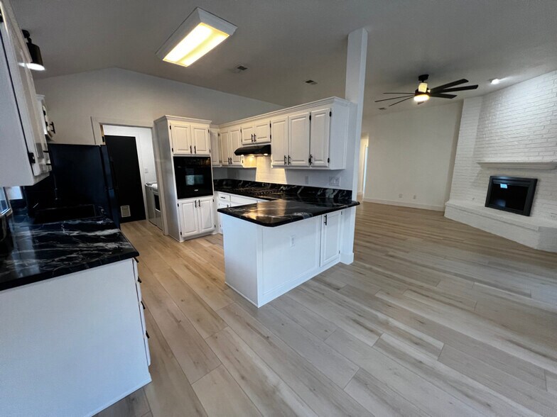 Building Photo - 4704 Sam Bratton Ave NW