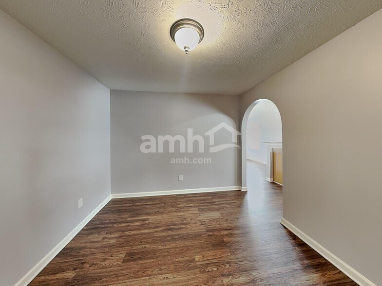 Building Photo - 784 Aerostar Court