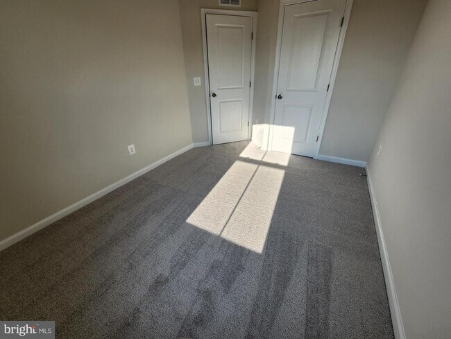 Building Photo - 114 Milburn Dr