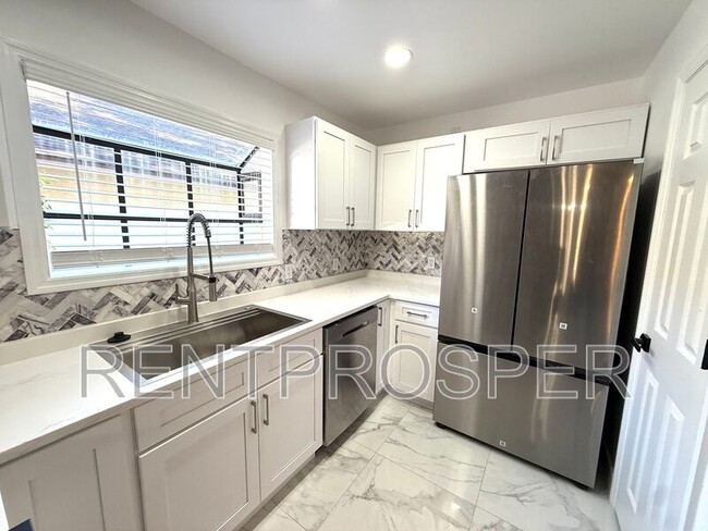 Building Photo - 3502 Exeter Ct