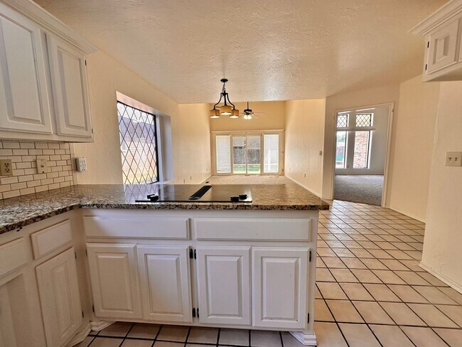 Building Photo - Spacious 4 Bed in Deer Creek
