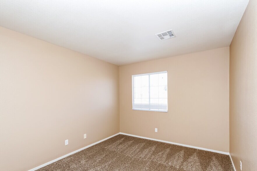 Building Photo - 2109 Royal Antilles Ct