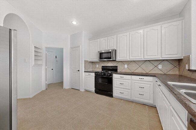 Building Photo - 1066 Carpenter Ct