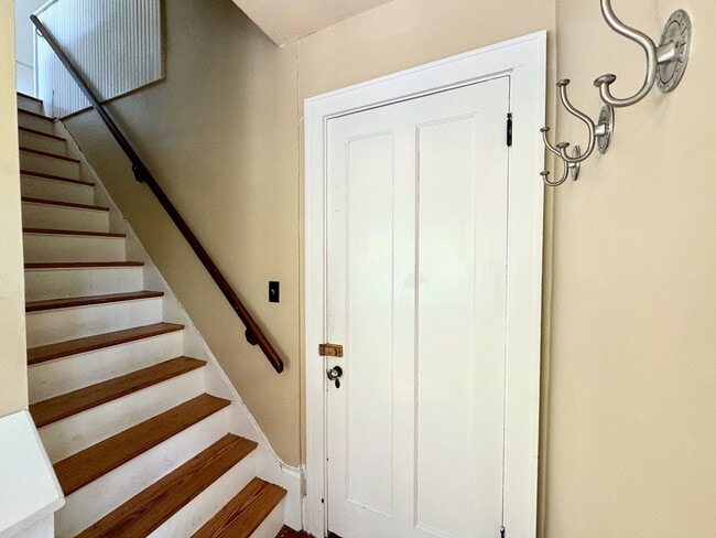 Building Photo - 505-507 W McMillan