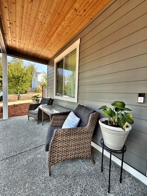 Building Photo - 740 SE Nordmann Lp