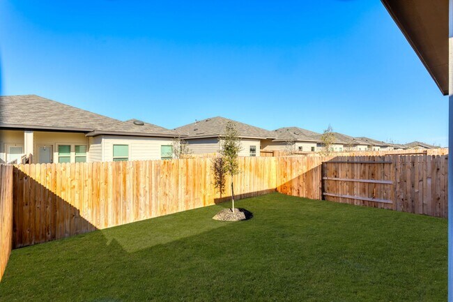 Building Photo - Luxury Duplex Near Randolph and Ft. Sam