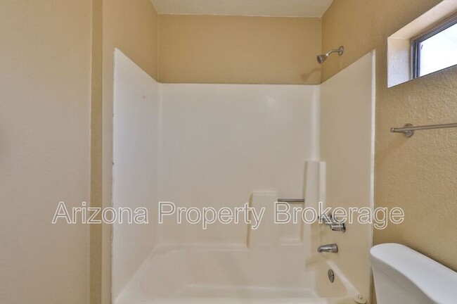 Building Photo - 601 W Rio Salado Pkwy