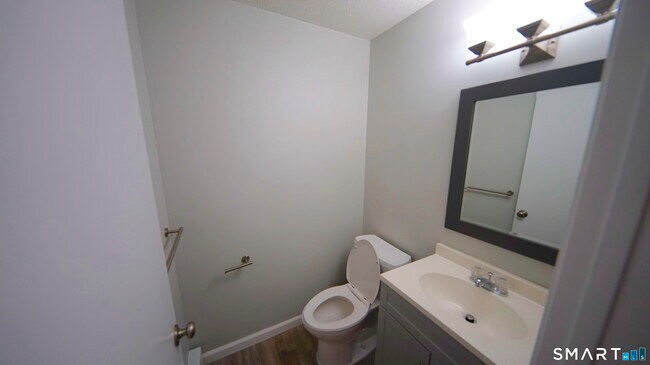 Building Photo - 64 Crystal Ln