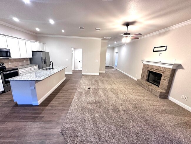 Building Photo - 7526 102nd St