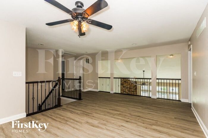 Building Photo - 866 Emerald Dr