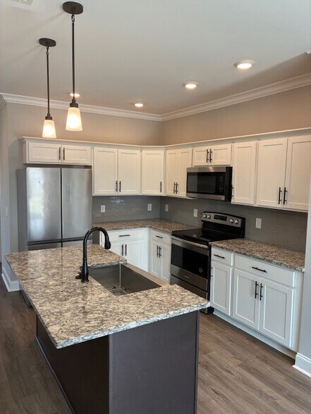 Building Photo - 191 Fairview Ln