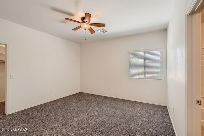Building Photo - 8437 W Green Kingfisher Ln
