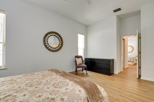 Building Photo - 9939 SW 203rd Cir