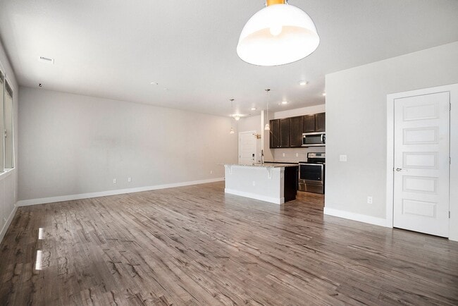Building Photo - Amazing WesTown Condo with Garage Availabl...