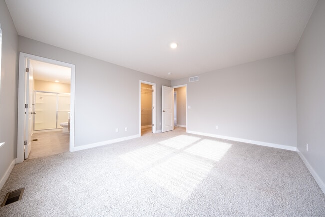 Building Photo - 5109 Mustang Dr