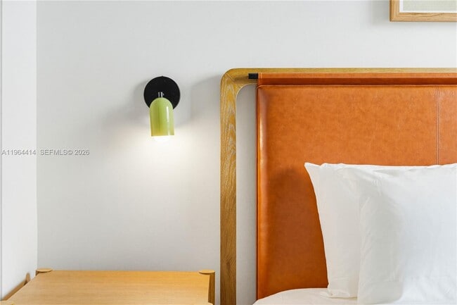 Building Photo - 11 NE 6th St