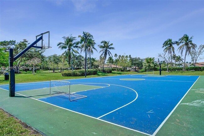 Building Photo - 1367 Camellia Cir