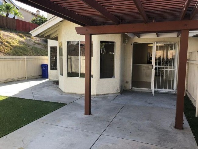 Building Photo - 2276 Manzana Way