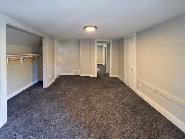Building Photo - 1033 Villa St