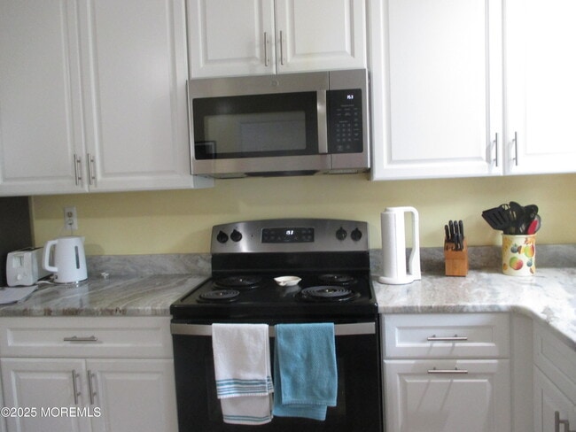 Building Photo - 496A Thornbury Ct