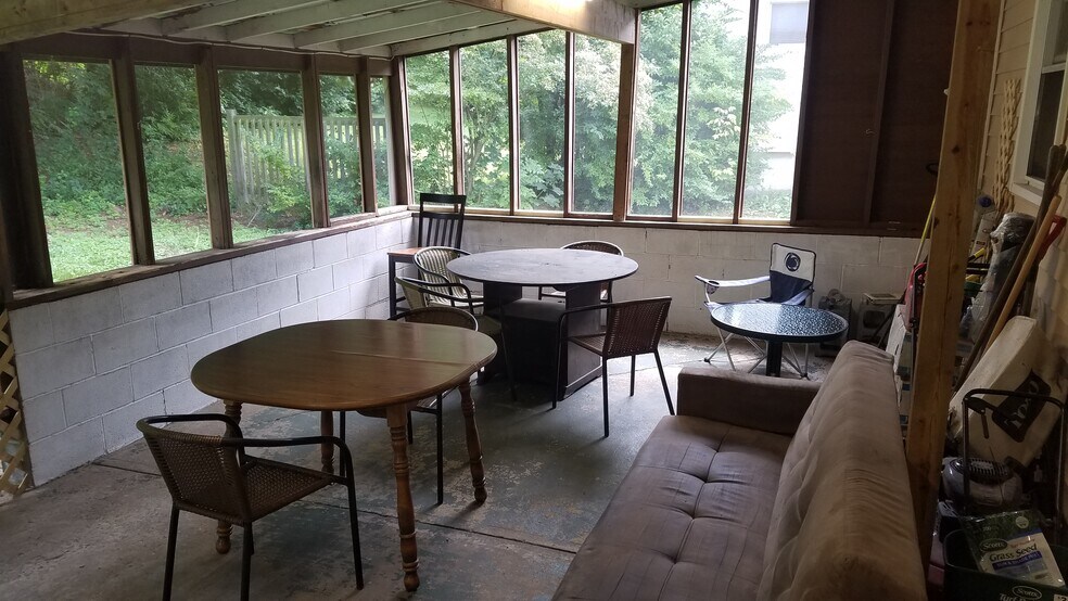 Building Photo - 1127 S Allen St