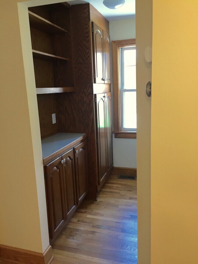 Building Photo - 268 Sanford St