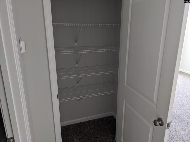 Building Photo - 531 Moresby Wy