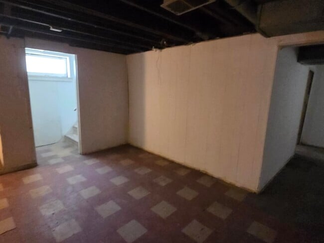 Building Photo - 15757 Pinehurst St