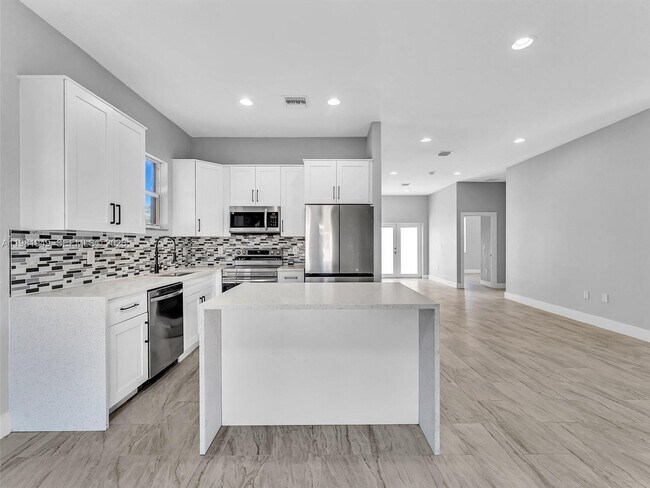 Building Photo - 803 N 20th St