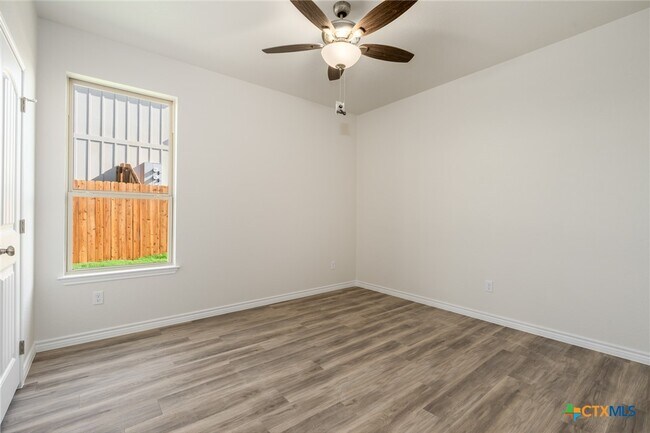 Building Photo - 103 Levi Ct