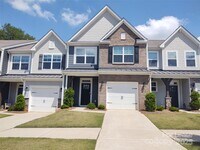 Building Photo - 2235 Blewett Dr