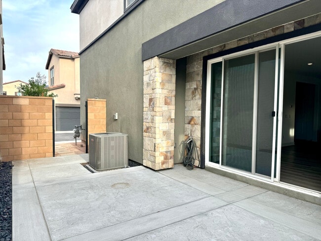 Building Photo - 41389 Penn Dr