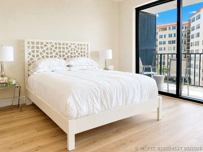 Building Photo - 3460 S Ocean Blvd