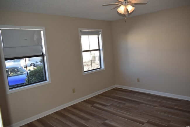 Building Photo - 510 Fairwood Lakes Dr