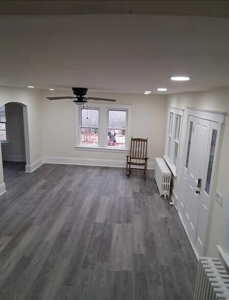 Building Photo - 213 W Quince St
