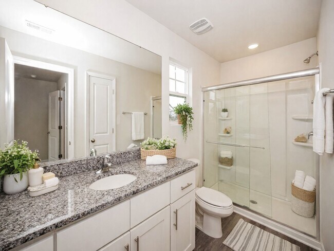 Building Photo - FIRST MONTH FREE -  3BR/3.5BA brand new townhome with 1-car garage near Downtown Mooresville.