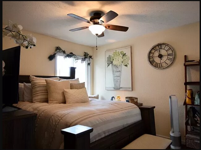 Building Photo - 1476 Tenbury Dr