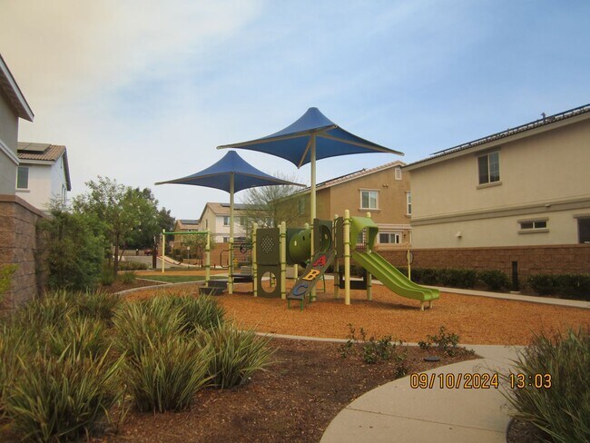 Building Photo - Luxury Single Family Home in Moreno Valley