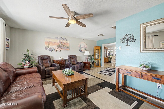 Building Photo - 410 N 56th Pl