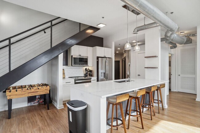 Building Photo - Atlantic Station Luxury