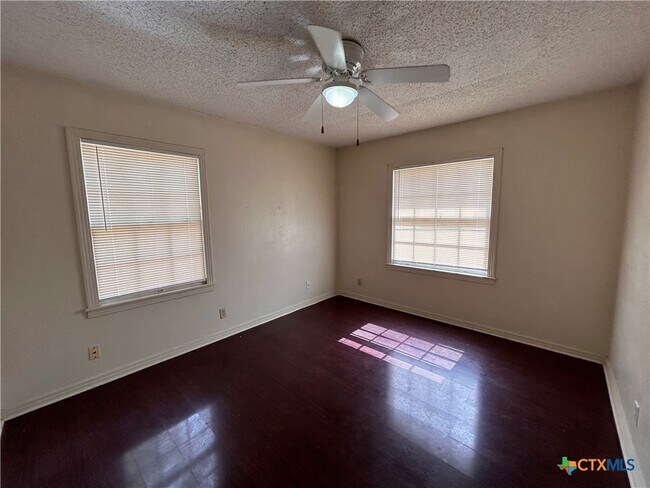 Building Photo - 1601 Elkins Ave
