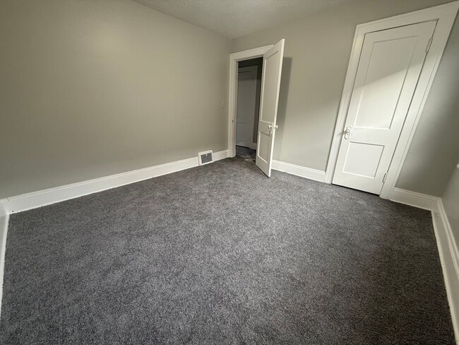 Building Photo - 95 Ellenwood Ave