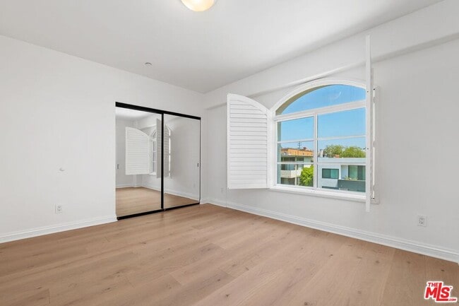 Building Photo - 1821 Fairburn Ave