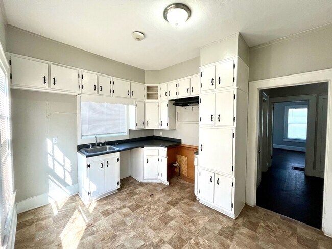 Building Photo - New On The Market!! Will not last long at this price. Better Hurry!!