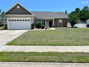 Building Photo - 3 Bedroom 2 Bathroom House with Large Fenc...